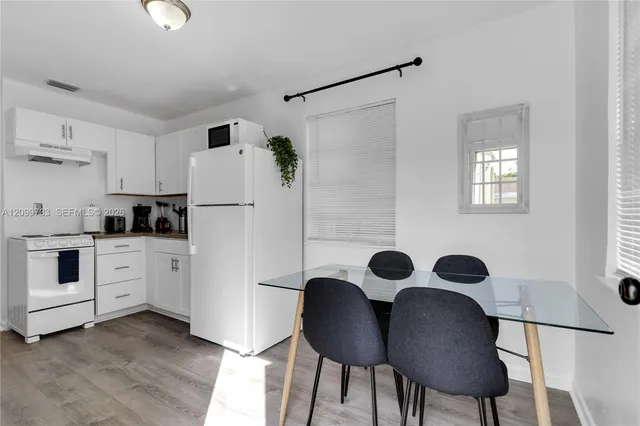 2-bedroom rental at 925 SW 15th Avenue #., Miami