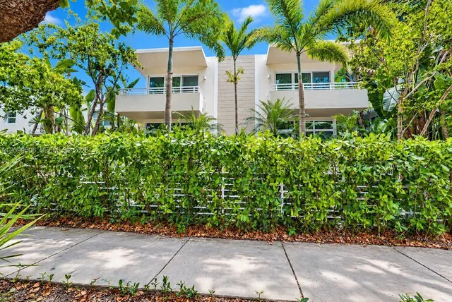 2-bedroom rental at 619 Meridian Avenue #4, Miami Beach