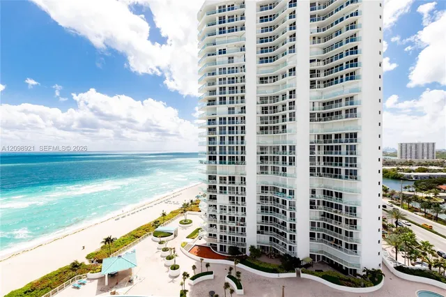 1-bedroom rental at 16485 Collins Avenue #1832, Sunny Isles Beach