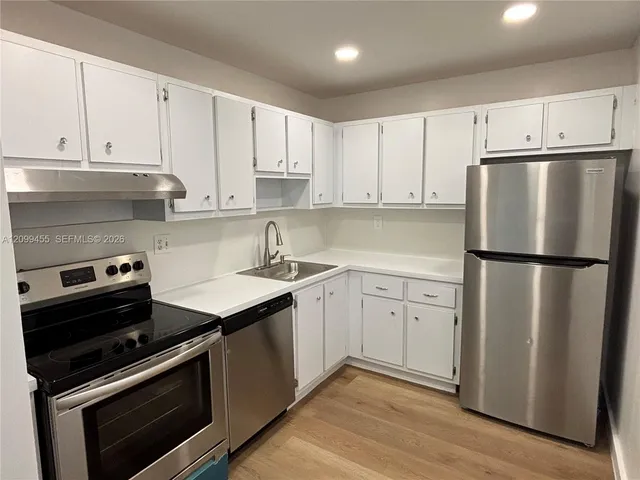 1-bedroom rental at 8277 SW 128th Street #113, Pinecrest