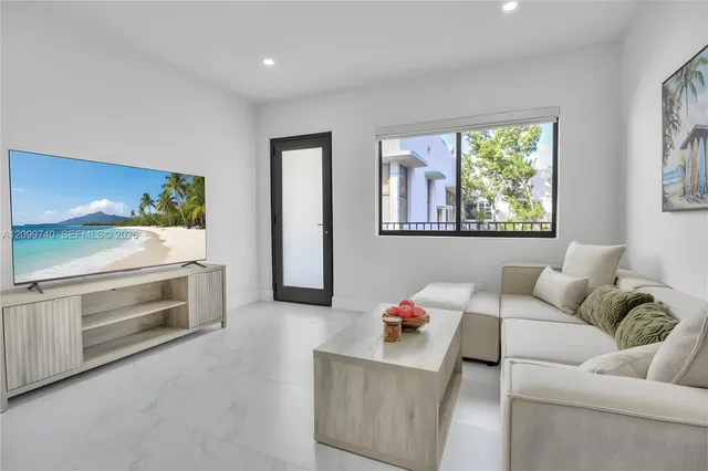 1-bedroom rental at 944 Jefferson Avenue #13, Miami Beach