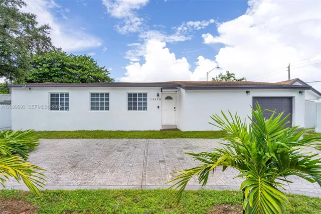 3-bedroom rental at 13470 NW 16th Avenue #., North Miami