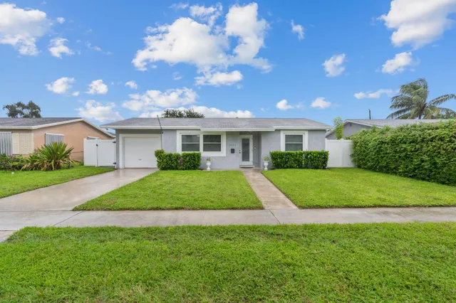 3-bedroom home at 7541 HOPE Street, Hollywood