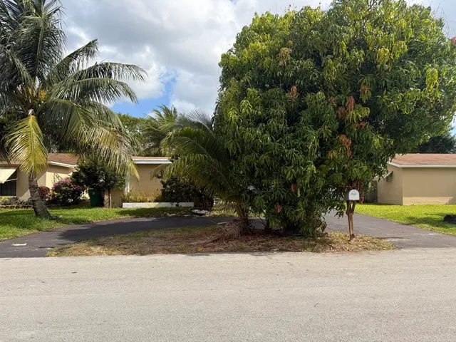 5-bedroom rental at 8849 W Long Acre Drive, Miramar