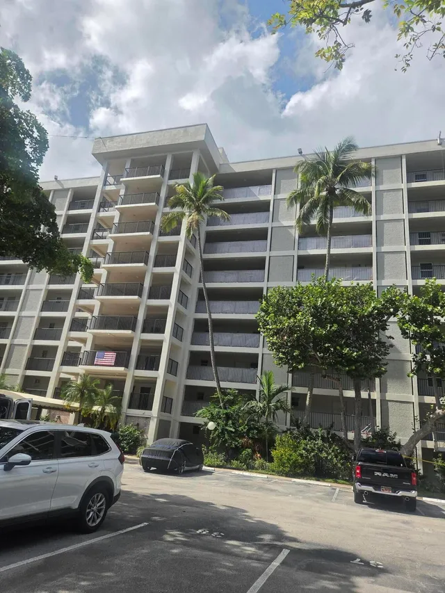 1-bedroom rental at 2661 S COURSE Drive #305, Pompano Beach