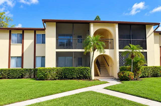 2-bedroom rental at 4899 SABLE PINE Circle #A2, West Palm Beach