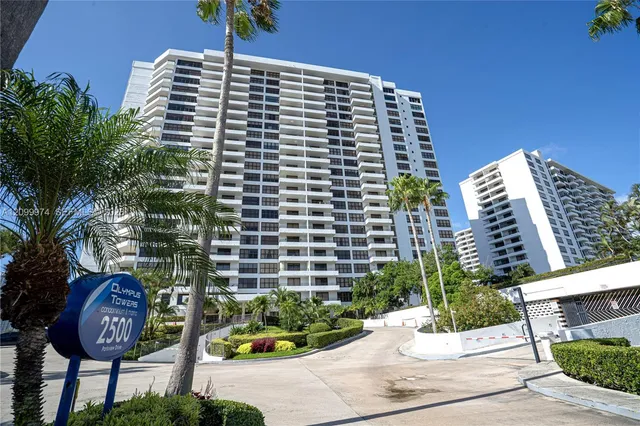 2-bedroom home at 2500 Parkview Drive #616, Hallandale Beach