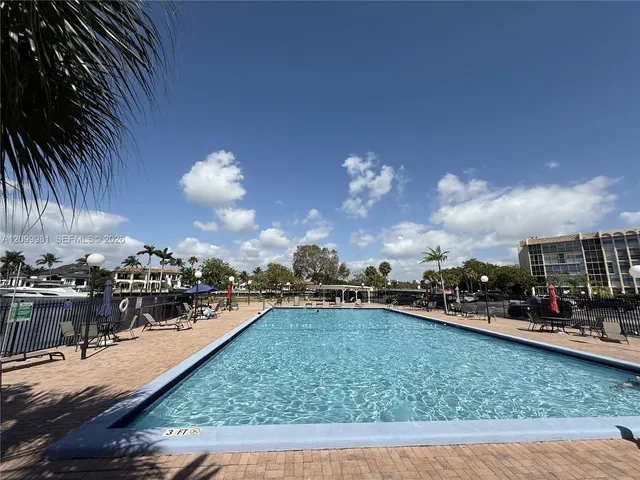 2-bedroom home at 2101 Atlantic Shores Boulevard #120, Hallandale Beach