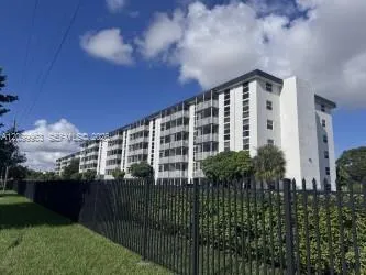 1-bedroom rental at 16950 W Dixie Hwy A635 Highway #635, North Miami Beach