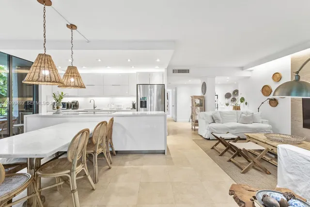 2-bedroom rental at 121 Crandon Boulevard #259, Key Biscayne