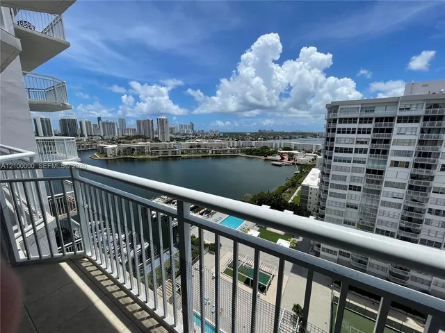 2-bedroom rental at 18061 Biscayne Boulevard #1804, Aventura