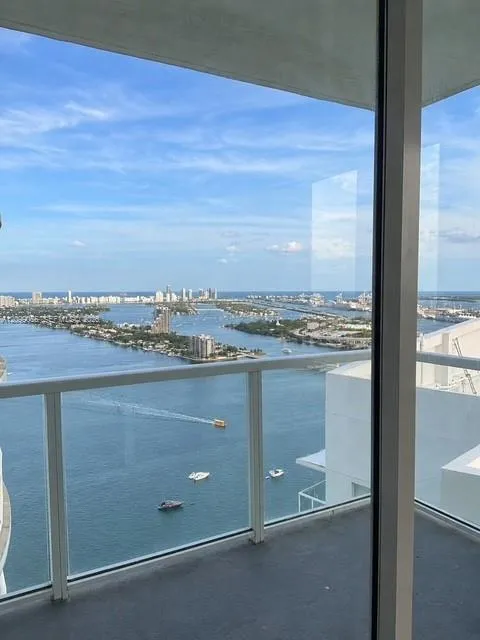 1-bedroom rental at 1900 N Bayshore Drive #4203, Miami