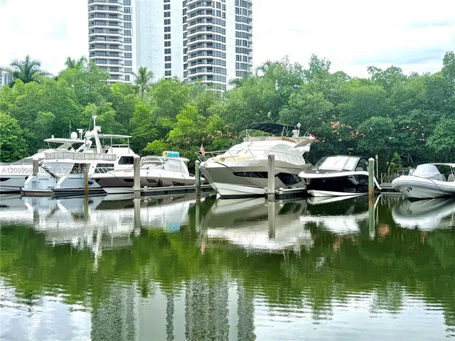 Land at 3575 Mystic Pointe Dr Slip, Aventura