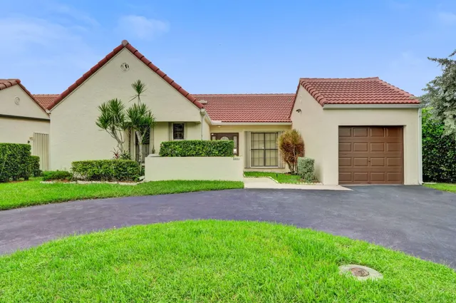 3-bedroom home at 2001 Maplewood Drive, Coral Springs