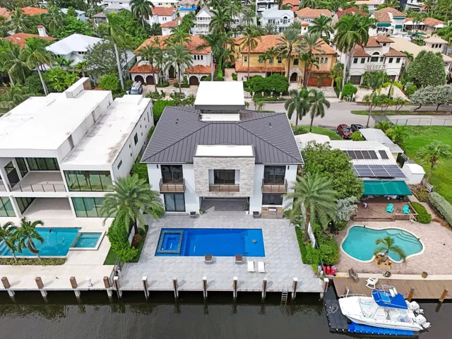 5-bedroom home at 424 COCONUT ISLE Drive, Fort Lauderdale