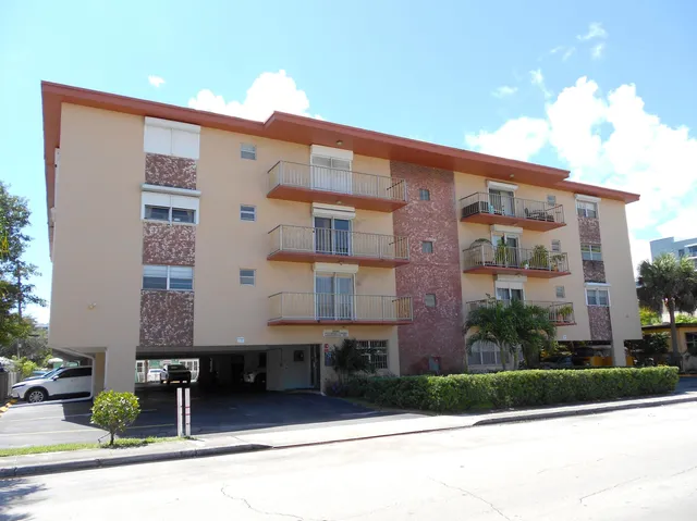 1-bedroom home at 2010 FILLMORE Street #303, Hollywood