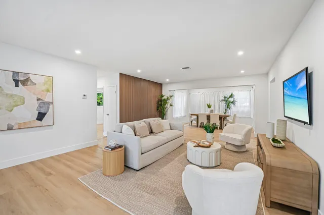 3-bedroom home at 285 NE 165TH Street, Miami