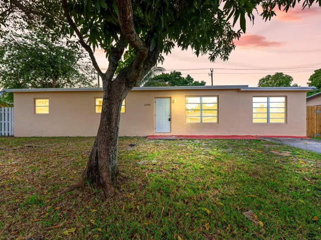 5-bedroom rental at 21200 NE 12TH Court, Miami