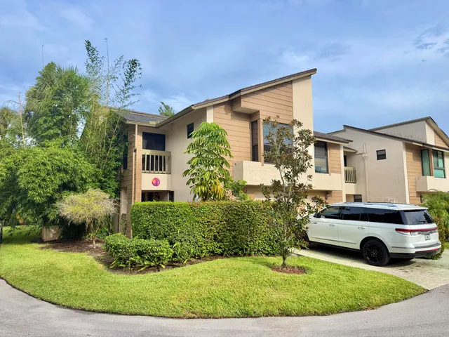 3-bedroom rental at 6069 GLENDALE Drive, Boca Raton
