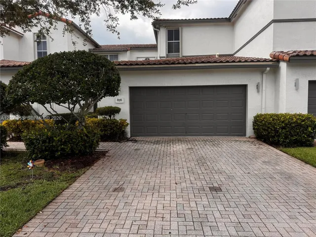 3-bedroom home at 876 W Spinnaker Drive W, Hollywood