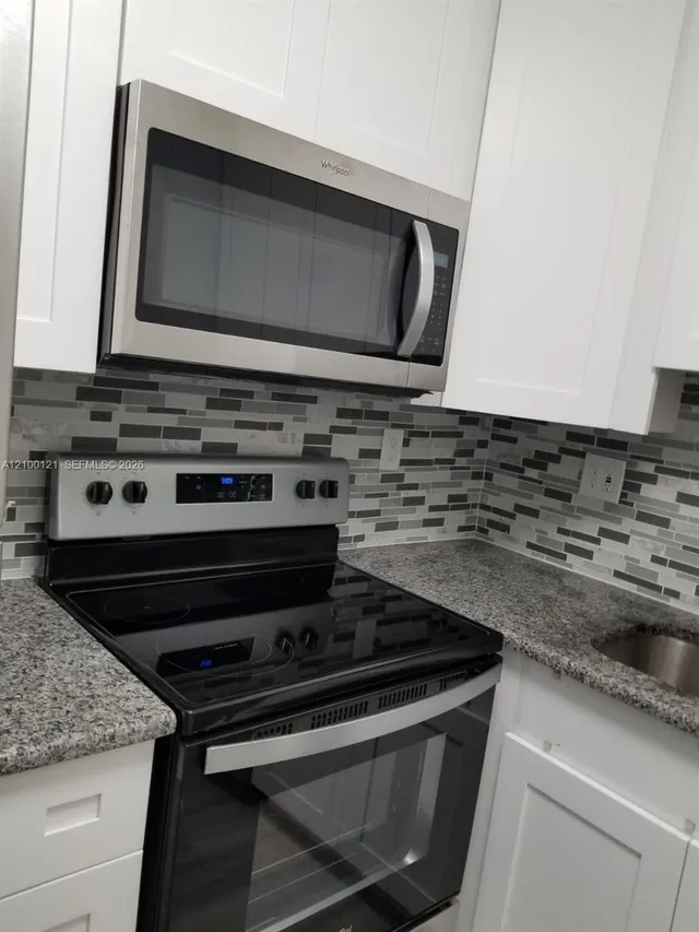 1-bedroom rental at 2990 NE 16th Avenue #105, Oakland Park