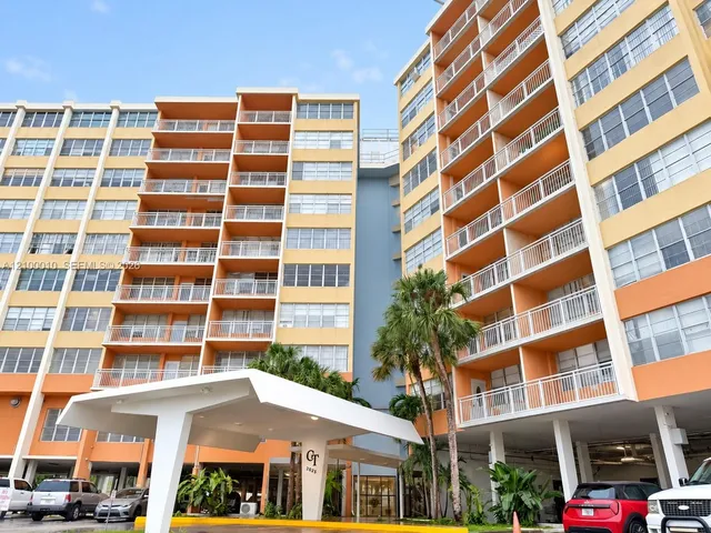 1-bedroom rental at 2025 NE 164th Street #919, North Miami Beach