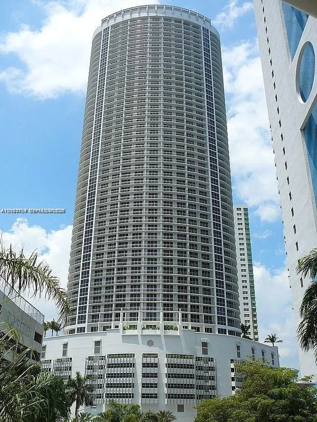 1-bedroom rental at 1750 N Bayshore Drive #3003, Miami