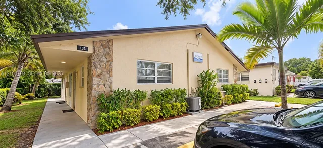 2-bedroom rental at 130 SE 10th Street #130, Hallandale Beach