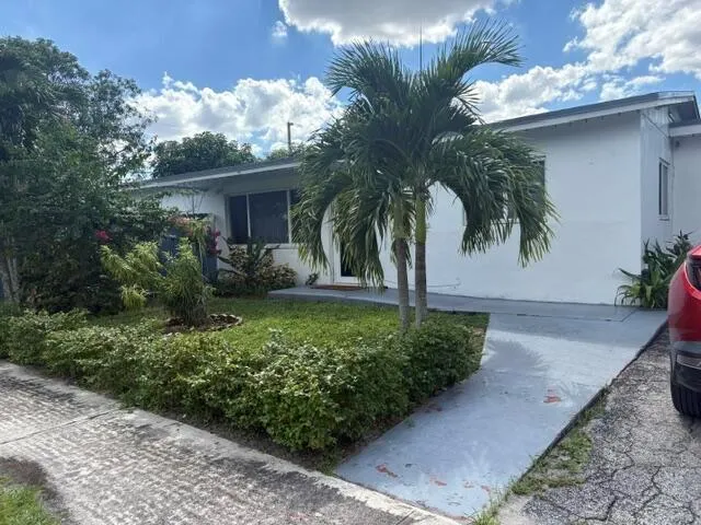 3-bedroom home at 6800 Simms Street, Hollywood
