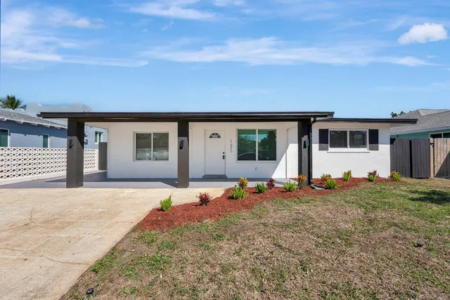 3-bedroom rental at 131 SE 4th Avenue, Boynton Beach