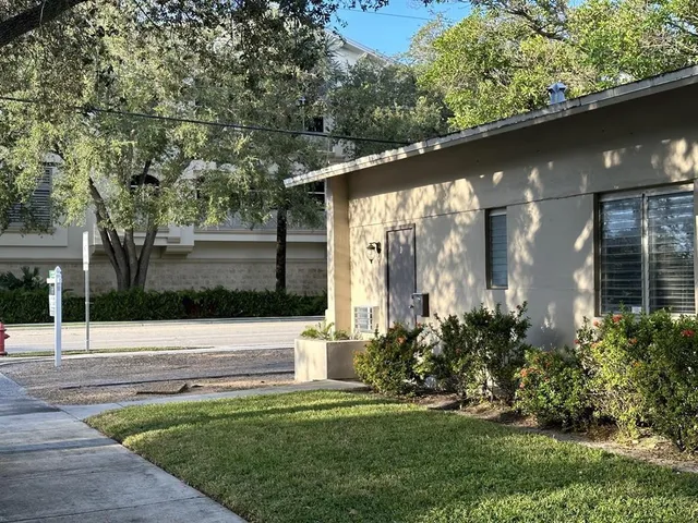 2-bedroom rental at 1300 E BROWARD Boulevard #8, Fort Lauderdale