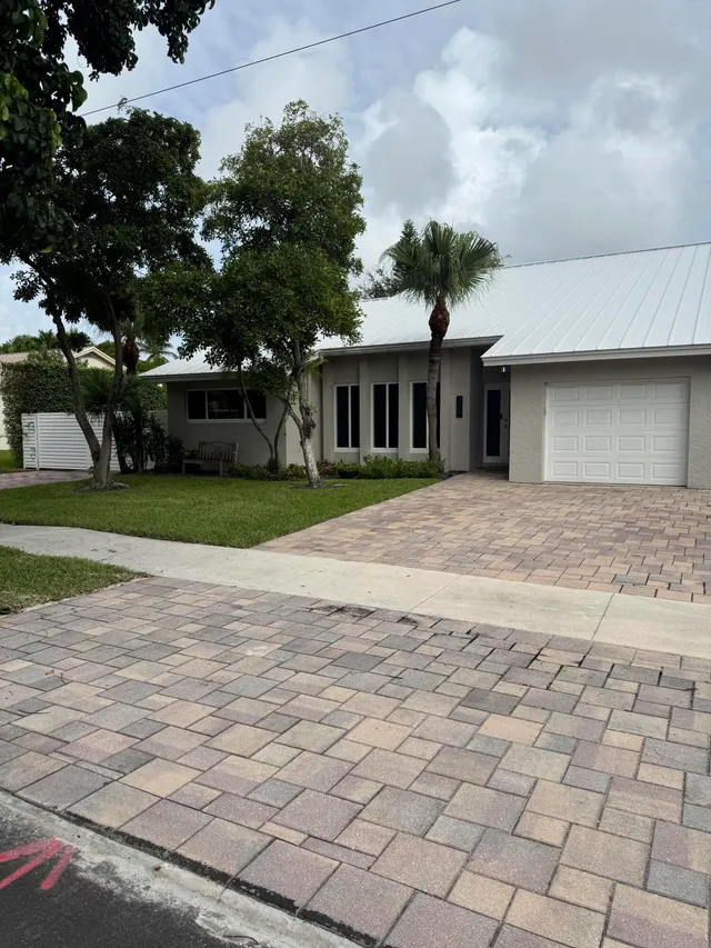 3-bedroom rental at 355 SE 7TH Street, Dania Beach