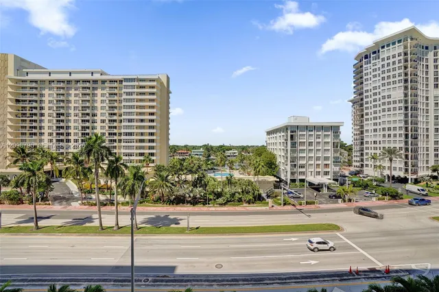 2-bedroom home at 5601 Collins Avenue #620, Miami Beach
