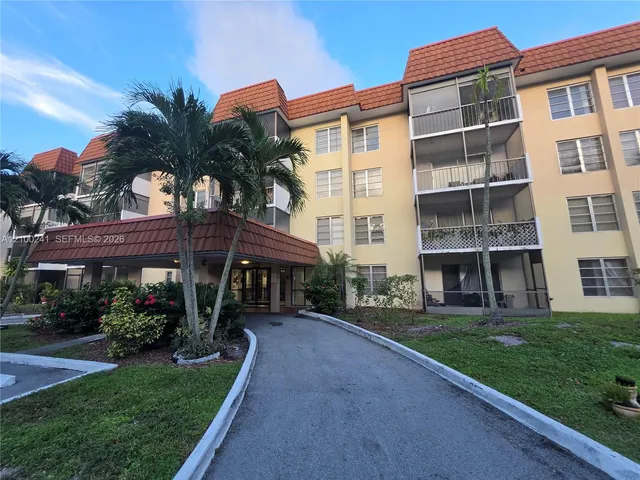 2-bedroom home at 4170 Inverrary Drive #311, Lauderhill