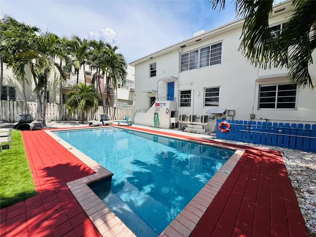 4-bedroom rental at 1032 Michigan Avenue #B, Miami Beach