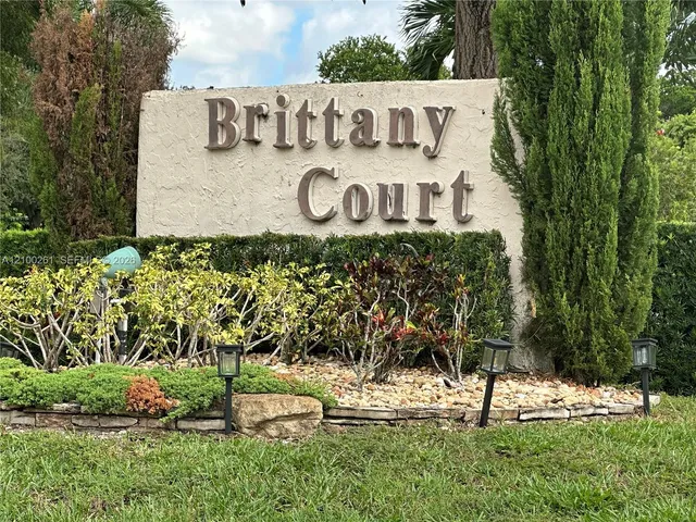 2-bedroom rental at 2477 NW 89th Drive #302, Coral Springs