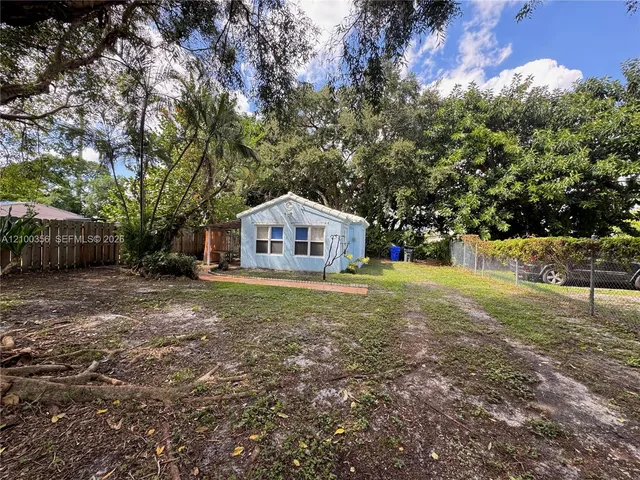 1-bedroom rental at 215 Columbus Parkway, Hollywood