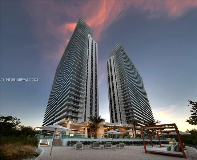 3-bedroom rental at 16385 Biscayne Boulevard #7, North Miami Beach