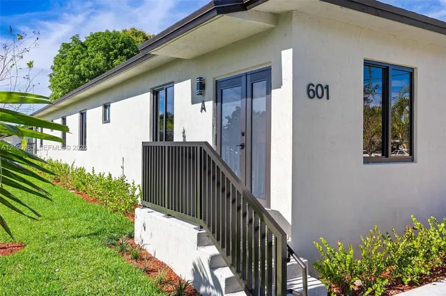 3-bedroom rental at 601 NW 3rd Avenue #A, Hallandale Beach