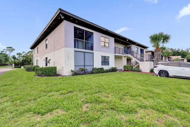 2-bedroom home at 4225 S 57th Avenue #E, Greenacres