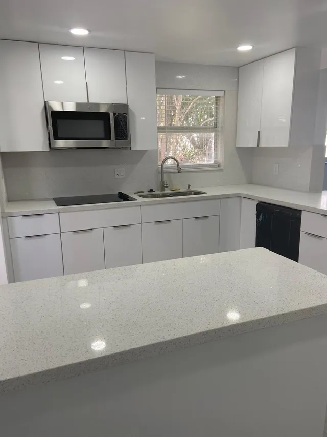 2-bedroom rental at 6600 Royal Palm Boulevard #101B, Margate