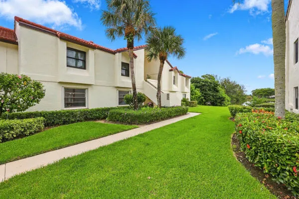 2-bedroom rental at 5851 Parkwalk Drive, Boynton Beach