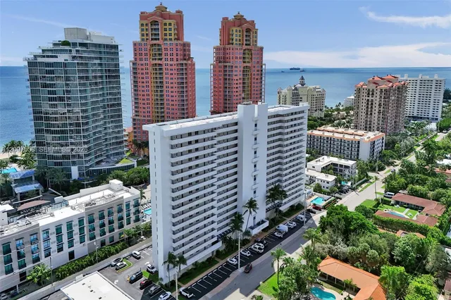 1-bedroom home at 2200 NE 33rd Avenue #3D, Fort Lauderdale