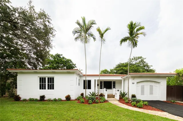 4-bedroom home at 420 NE 55th Terrace, Miami