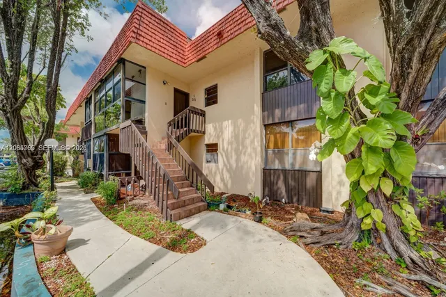 2-bedroom home at 780 NE 199th Street #206E, North Miami Beach