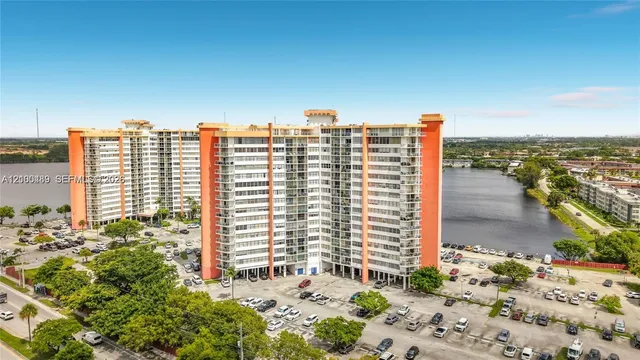 1-bedroom home at 1351 NE Miami Gardens Drive #1414E, Miami
