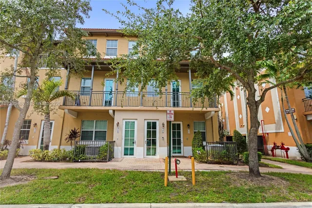 3-bedroom home at 946 SW 147th Avenue #2614, Pembroke Pines