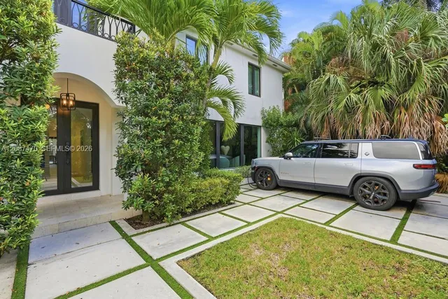 4-bedroom home at 2225 Meridian Avenue, Miami Beach