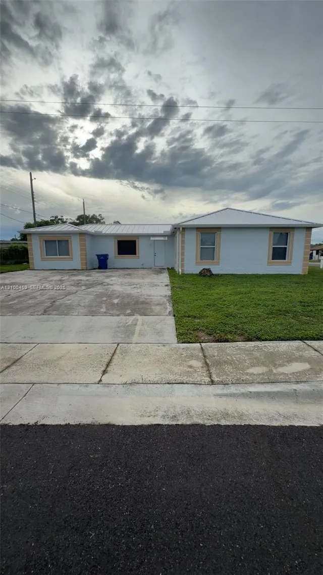 3-bedroom rental at 801 W 4th Street, West Palm Beach