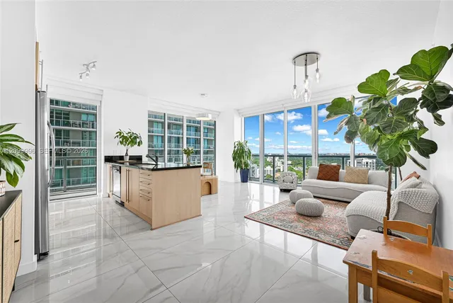 2-bedroom rental at 1111 SW 1st Avenue #2714-N, Miami